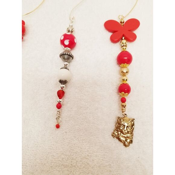 Four red white and gold Christmas icicle ornaments c18 - Picture 3 of 6